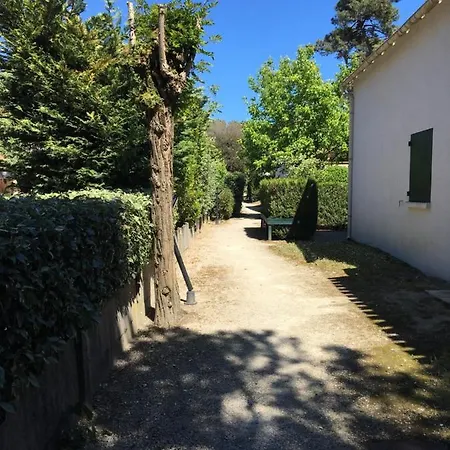 Les Pins Ensoleilles Apartment